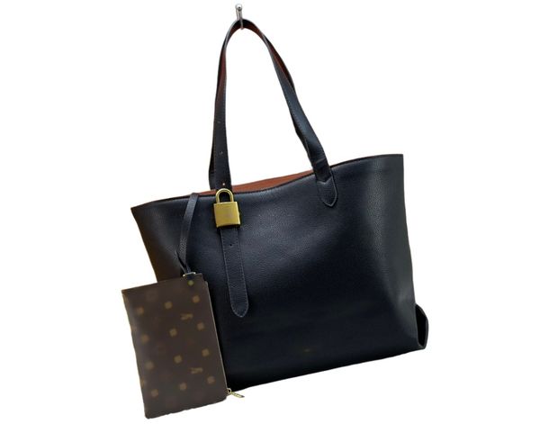 

Elegant Dual-Purpose Handbag Made of Premium Soft Grain Leather and Comfortable Adjustable Straps, White