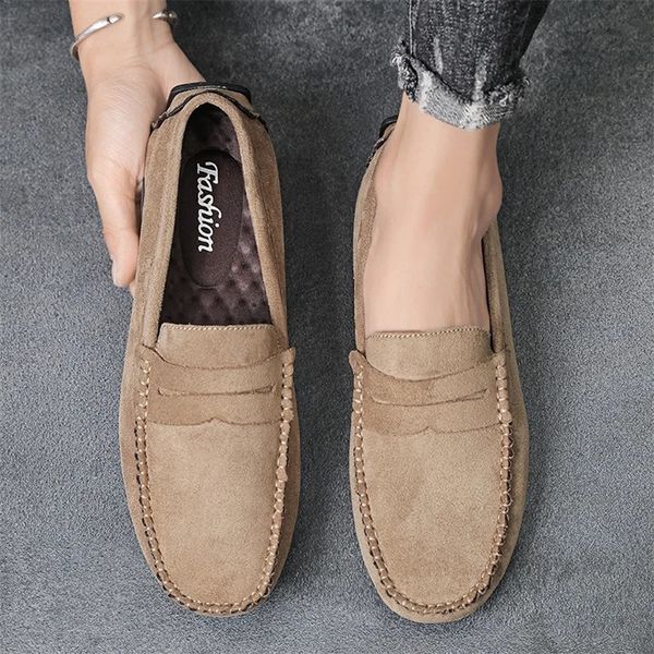 Step Up Your Style: The Hottest Casual Sports Shoes for Men in 2024