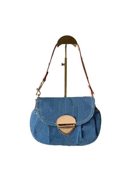 Sophisticated Designer's Mini Shoulder Bag | Versatile Accessory Perfect For Any Occasion