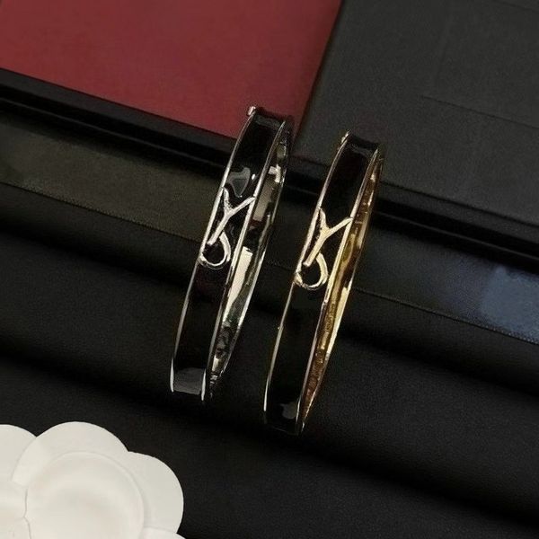 

Classic Designer Bracelet Brass Gold Plated Bracelet Enamel Letter Bracelet Wedding Jewelry Gift with Box
