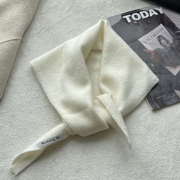 

Korean wool knitted triangular scarf --843397