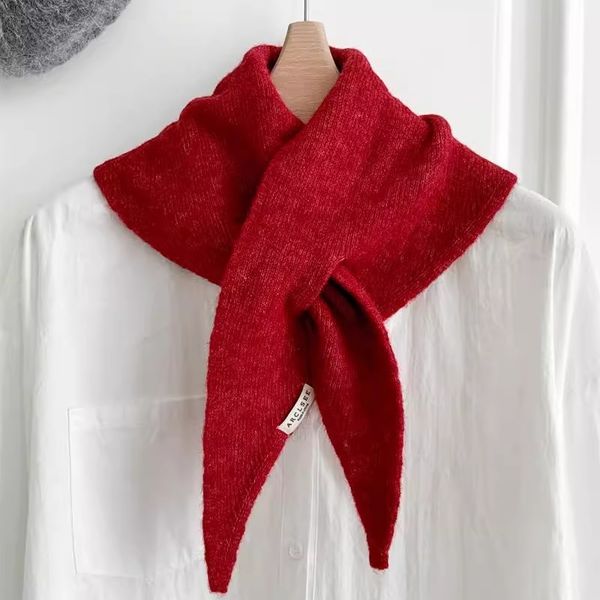 

Korean Classic Cross Triangle Scarf --816720