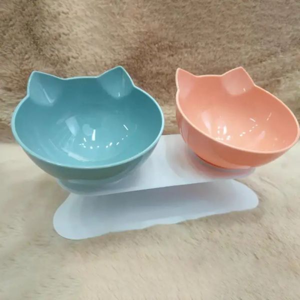 140933 Tilt the bowl at a 15 degree angle to precisely fit the cat's feeding angle, allowing them to eat comfortably and comfortably, reducing pressure