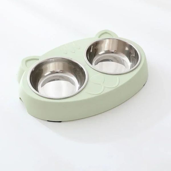 141473 The tilted bowl design conforms to the feeding posture of cats, reduces cervical pressure, and makes eating more comfortable and comfortable