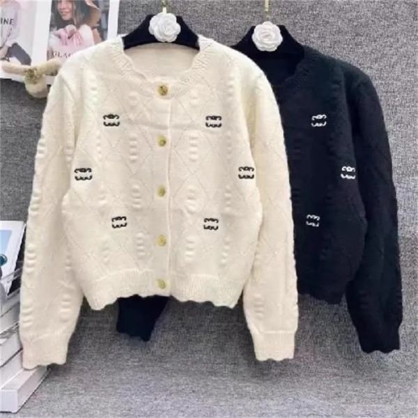 

2025 round neck long sleeve shirt new embroidered cardigan loose fashion knit coat sweater BFG2501077, White