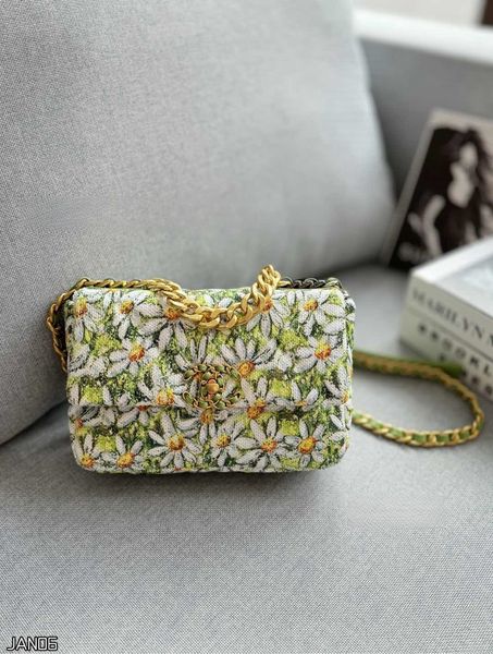 Designer bag Shoulder bag Classic color scheme Meet the mobile phone and daily small items to go out Never go out of date fashion
