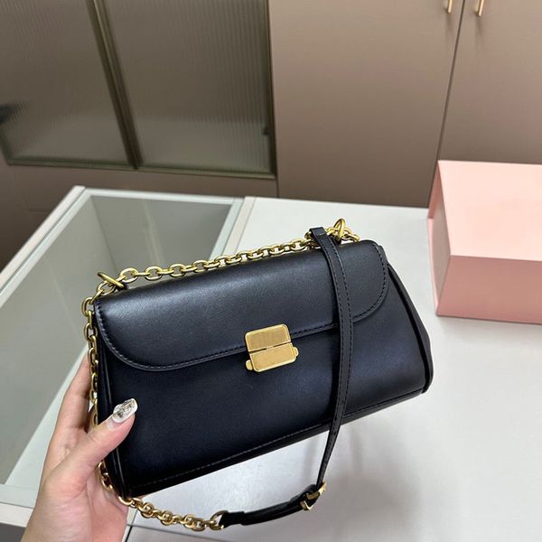 

2025 new trend high-end versatile fur chain French stick armpit mailman handbag, anti veet fashion crossbody shoulder bag, designer evening bag, Brown