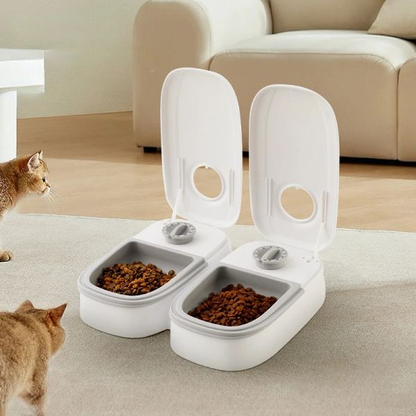 116508 Built in ultrasonic deworming module to drive away mosquitoes and insects around during meals, creating a disturbance free eating space for cats.