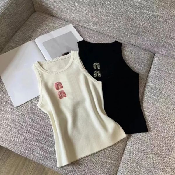 

2025 Women's Vest Designer Shirts Fashion women vest Sexy Halter Tee Party Fashion Crop Top Luxury Embroidered T Shirt Spring Summer Backless Vest Prades woven, Black.22