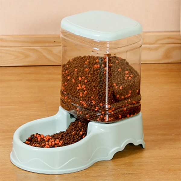 160544 The outer side of the bowl is wrapped in soft plush material, providing warmth in winter and keeping cats' paws warm during meals.
