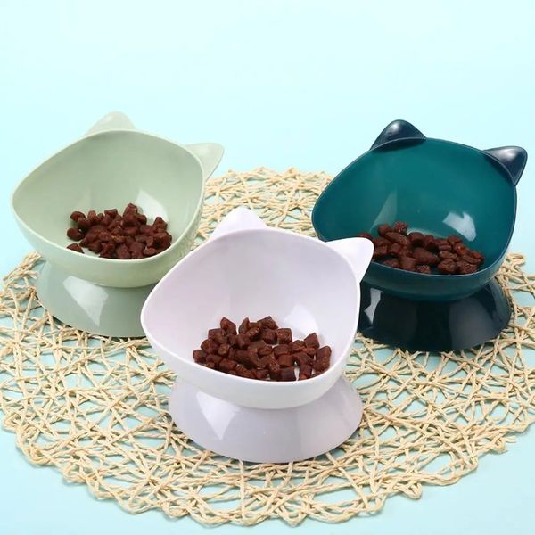 143576 Designed with a hidden snack compartment, owners can quietly hide small snacks to give their cats a surprise treat during meals.