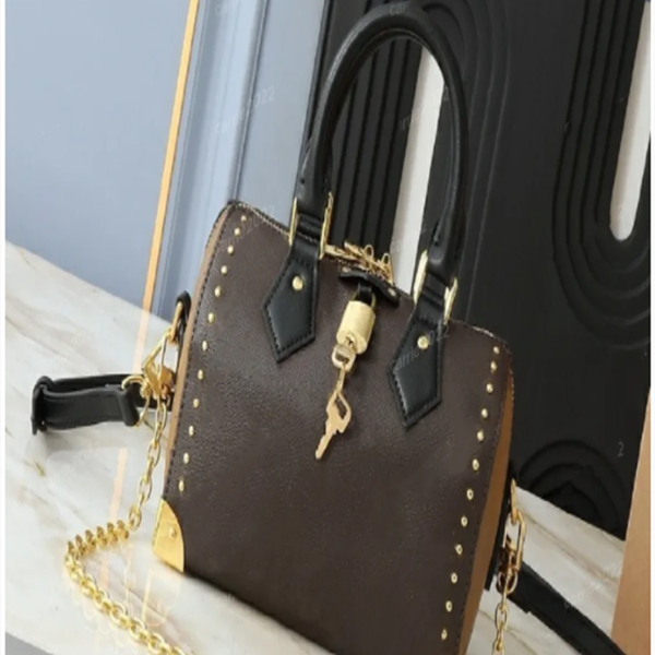 

Trunk 10A top quality Luxury Women's Brand Clutch Bags Designer Round Crossbody Shoulder Purses Handbag Women Clutch Travel Tote BagSpeedybag Boston bag Brown, T1