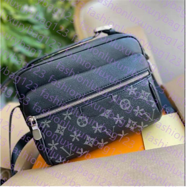 

fashion trio outdoor Waistpacks Luxury Designer Bag M69443 M30830 Womens satchel mens Clutch handbag CrossBody Totes bumbag Chest pack Leath, Red