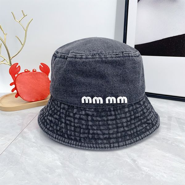 

Wide Brim Bucket Hats Luxury Designer Fisherman Plushs Thickening Soild Insulated Unisex Retro Minimalist Casual Hats, C2