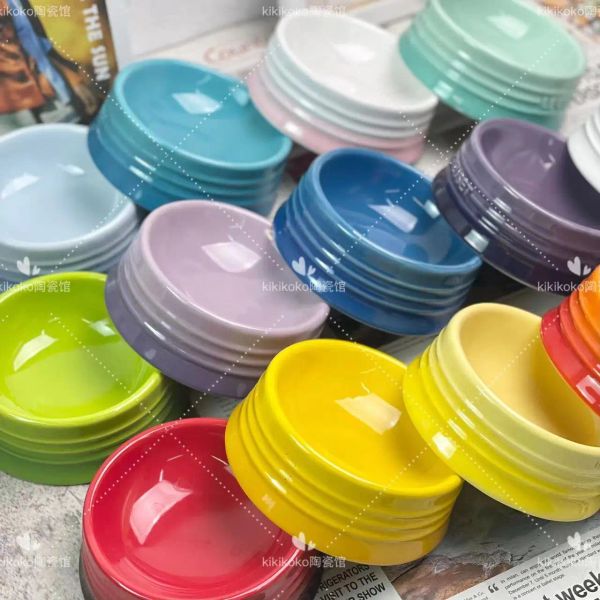 147159 Super stable design, even if the cat is mischievous and playful, the cat bowl can remain stable in place without causing any trouble