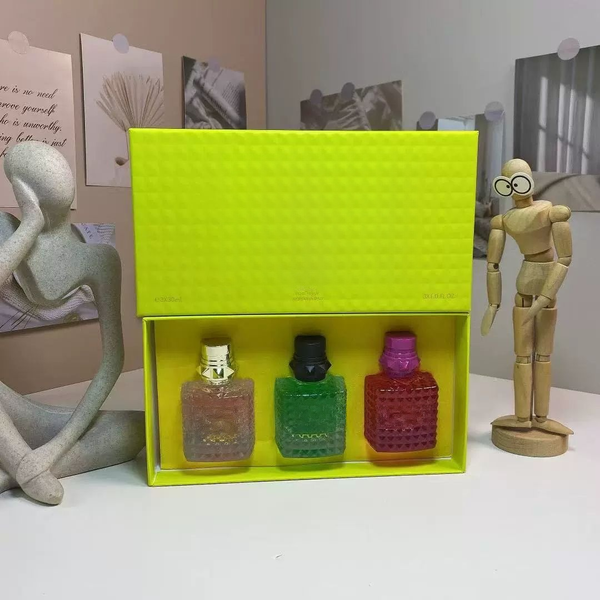 

Valentine Day gift Perfume set 30ml 3 pieces perfume multiple sets gift box perfume spray lasting fragrance pink diamond set men and women Cologne precious quality