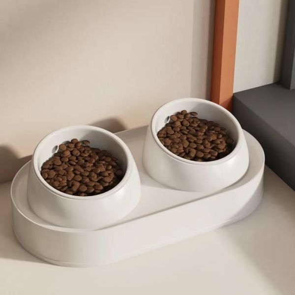 472749 The cat bowl has a non-slip bottom and strong friction at the bottom, so the cat can eat without shaking