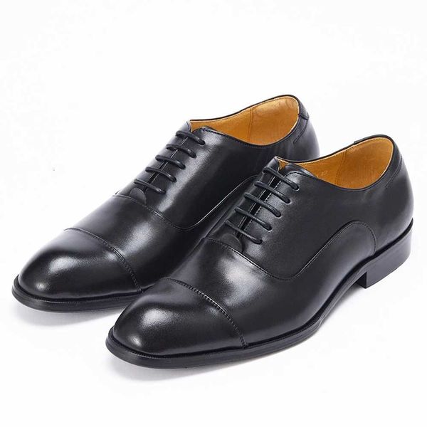 Step Up Your Style: Timeless Men's Classic Leather Dress Oxfords