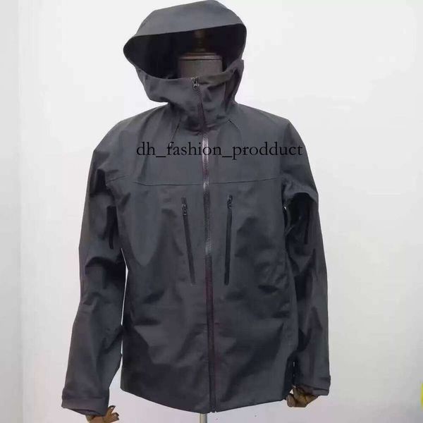 

Designer jacket Mens Jacket outdoor zipper jacket Lt Sv Windproof and waterproof mountain skiing Windproof and Breathable Single Layer hoodie couples down 565, Beige