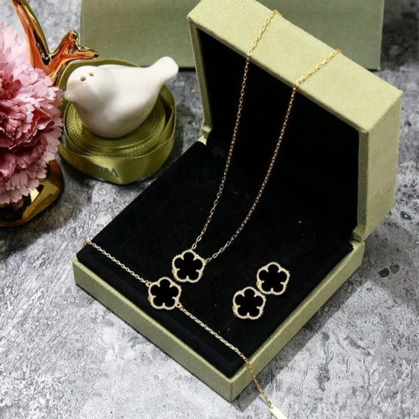 

Pendant Necklaces Brand Clover Necklace Bracelet Earring Set High Quality Mother Shell Single Flower Medium Pendant Necklace Designer Jewelry Set, Mixed colors