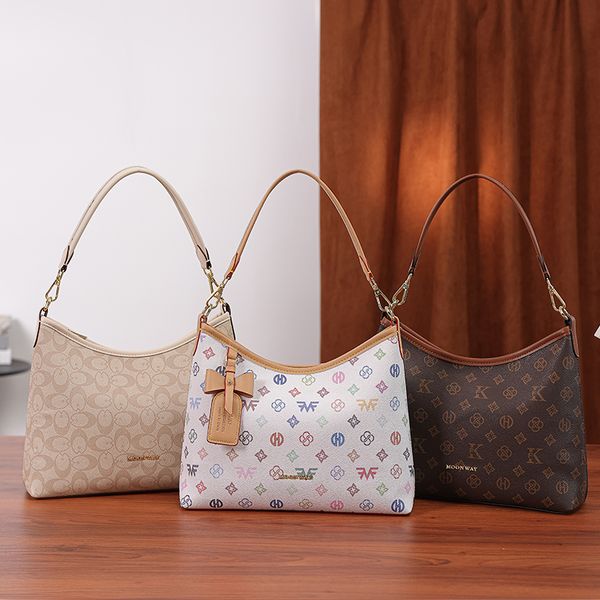 

F Designer Free Shipping 45678218 Light Highquality Fashionable Simple Shoulder Bags New Versatile Large Capacity Womens Crossbody Bag, Colour2