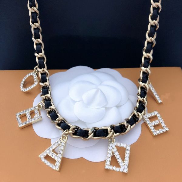 

Designer Pendant Necklaces Fashion Women Pearl Chains Necklace Jewelry Gifts for Women Elegant Accessory