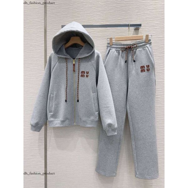 

hoodie tracksuit designer women sportswear Designer fashion brand embroidery zipper coat outdoor leisure sports loose cotton hoodie pants two-piece set 20c, Army green