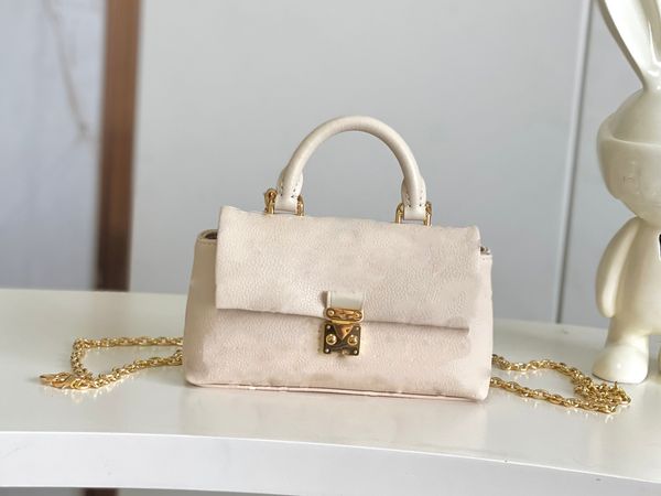 

Moderate Size Attractive Shopping Bag with Capacity for Essentials, Cream