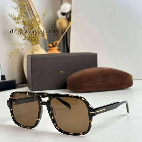 

Designer Sunglasses Mens Ft0884 Plate Frame Oversized Glasses Fashion Falconer Sun for Women Black Sport Styles with Original Box tom''fordd''ford''FYGB 352