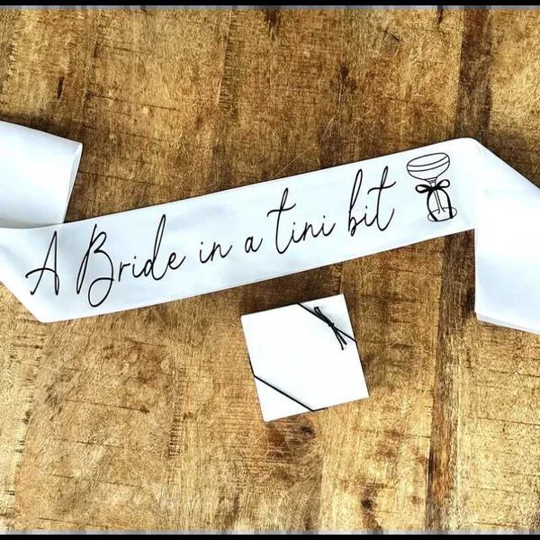 2025 A Bride in a Tini Bit Sash Bachelorette Party Sash Martini Glass Design Satin Bridal Hen Party Bride To Be Wedding Decor X250813
