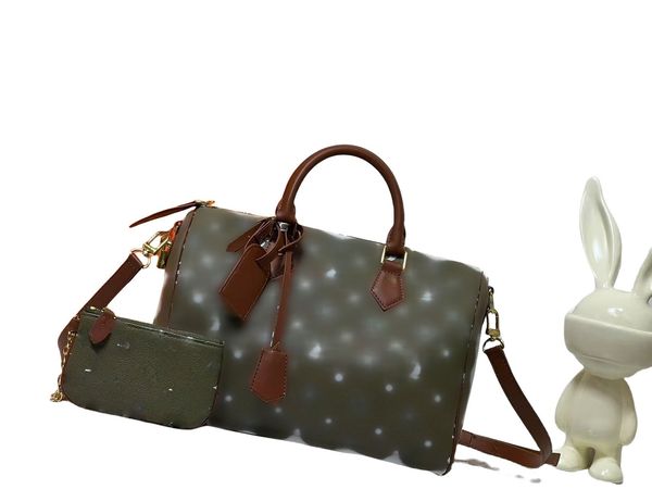 

Large Capacity Designer Shoulder Bag with Armpit Design for Everyday Use, Green