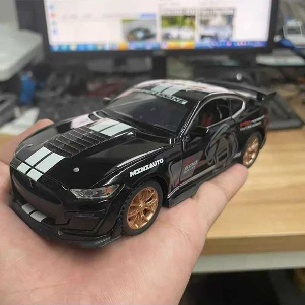 1 24 FORD MUSTANG SHELBY GT500 Alloy Car Model Diecasts Toy Vehicles Toy Car Kid Toys For Children Christmas Gifts Boy Toy R250821