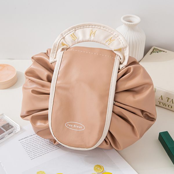 KD27 PU Coated Cosmetics Organizer with Easy Access Straps Compact Travel Essential