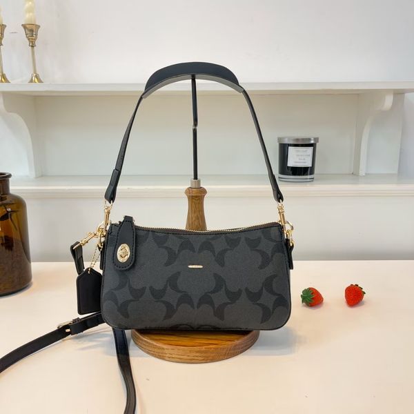 

Armpit bag Fashion Designer Underarm Handbags Women Shoulder ladies makeup Purse Strap Crescent bags Cross body Chain Half-moon Bag, White