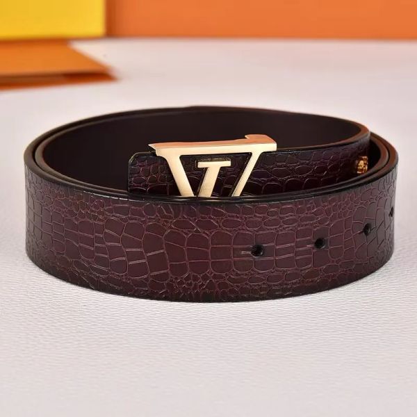 

Fashionable Classic Men's Checkered Striped Belt Designer Metal Belt Men's Belt Women's Classic Smooth Buckle Casual Belt Fashion Gift Not bad with Box, 105-125cm