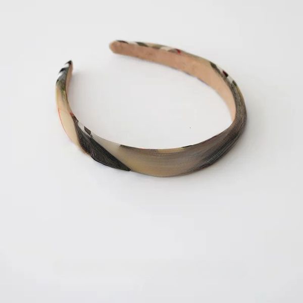 

Classic Checkered Hairband - Versatile Multi-purpose Face Wash Hairband Fashionable French Hairpin Daily Outfit Essential