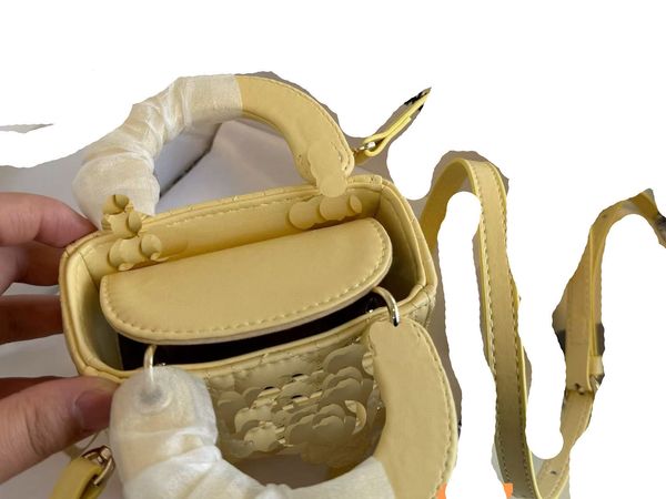 

2025 new satchel Latest Shoulder Bag Original Luxury Designers Elegant New Season Satchel: Stylish Classic Steamers for handheld shoulder bag, Black