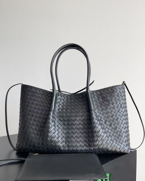 

Mirror Handbag Designer Iconic Weaving Craftsmanship Quality High end Simple and Elegant Fashion Full Leather Design Bag Creating Noble Style 817166, Black