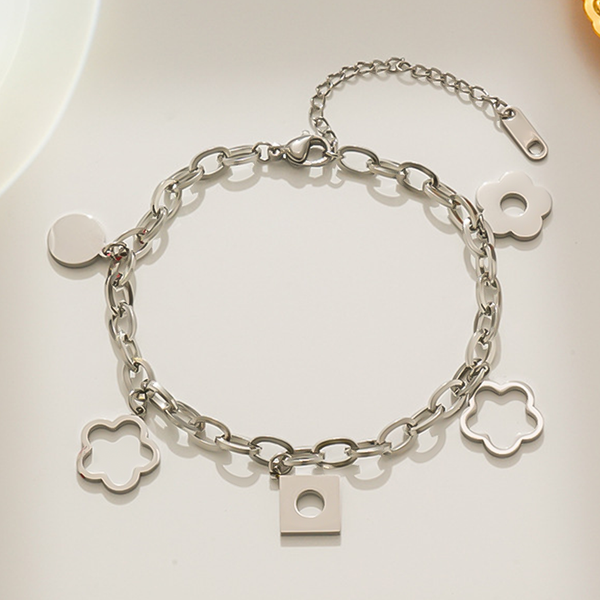 

Designer Bracelet Luxury Bangle Bracelet Jewelry Korean Fashion Titanium Steel Flower Charm Small Pendant Bracelet Cute Girls Stainless Steel Pendant Jewelry