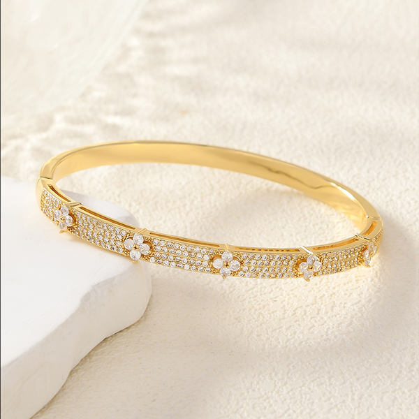 

Designer Bracelet Bangle Luxury Jewelry Micro Pave Zirconia Flower Full Pave Minimalist Chic Trendy Unique High End Niche Elegant Bracelet for Women