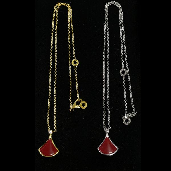 

Designer Fan-shaped Pendant Necklace High-quality Diamond Necklace Jadeite Fan-shaped Jewelry Wedding Jewelry Premium Quality