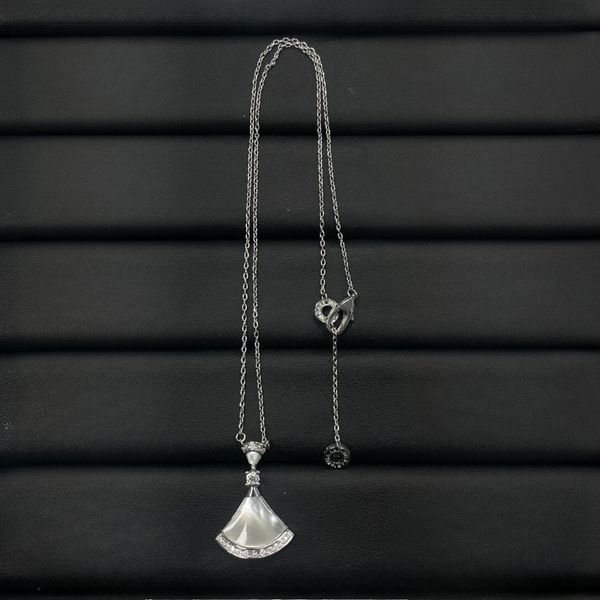 

High-end Jewelry Fan-shaped Pendant Necklace High-quality Agate Pendant Necklace Jade Fan-shaped Pendant Wedding Jewelry Multiple Colors Available