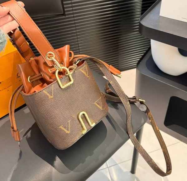 

Cute mini bag mini bucket bag new mini bag zero wallet fashionable and atmospheric bag designer style 2025, Burgundy