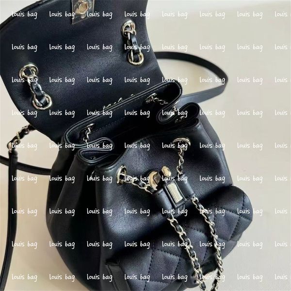 

New desinger bag backpack made of premium leather for women, fashionable and casual Korean version, Lingge backpack chain, versatile backpack, White