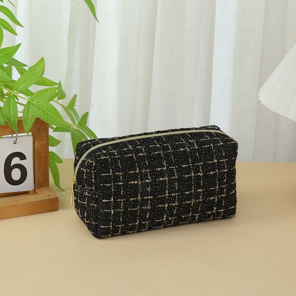 

Mirror Top designer with high appearance and temperament small fragrance style makeup large capacity checkered handbag fashionable pocket wallet wash bag, Black