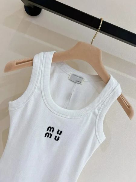 

Designer Sleeveless Vest Stylish Slim Fit Knit Tops Women High Quality Knitting Tees Warm Knitwear, S-14