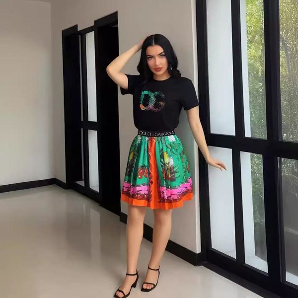 Women's Designer Printed Cotton Top & Pleated Half Skirt Set - Chic Two-Piece Dress Outfit Women's 2024 Spring and Summer New Fashion High-end Printed Casual Suits