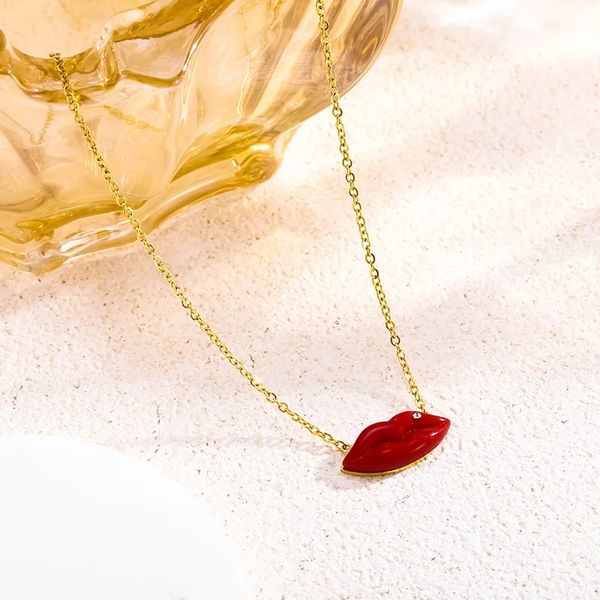 

2025 Ins New Fashion Stainless Steel Red Lip Pendant Chain Necklace Steel Mouth Locket Charm Waterproof Jewelry Dropshipping