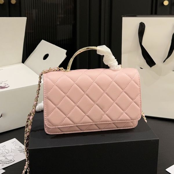 

Woc Rhine-Diamond Metal Handle Luxury Handbag Fashion Women Shoulder Bag Leather Gold Hardware Metal Twistlock Matelasse Chain Crossbody Bag Purse Makeup Bags 19cm, Black