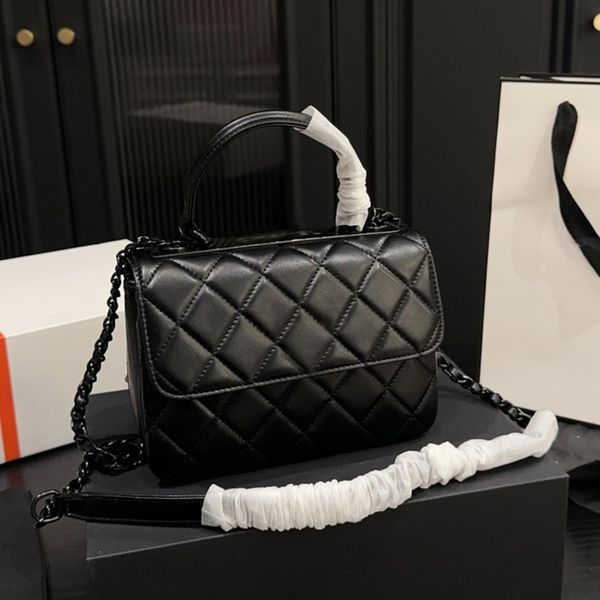 

Fashion Women Shoulder Bag Chic Bag 20cm Leather Ringer Black Hardware Metal Letter Top Handle Luxury Handbag Matelasse Chain Crossbody Bag Makeup Bags Dinner Bags, White